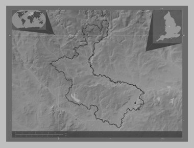 Doğu Staffordshire, İngiltere 'nin metropolitan olmayan bölgesi - Büyük Britanya. Gölleri ve nehirleri olan gri tonlama yükseklik haritası. Köşedeki yedek konum haritaları