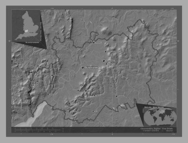 Gloucestershire, İngiltere idari kontluğu - Büyük Britanya. Göllü ve nehirli çift katlı yükseklik haritası. Bölgenin büyük şehirlerinin yerleri ve isimleri. Köşedeki yedek konum haritaları