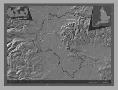 Hambleton, İngiltere 'nin metropolitan olmayan bölgesi, Büyük Britanya. Göllü ve nehirli çift katlı yükseklik haritası. Bölgenin büyük şehirlerinin yerleri ve isimleri. Köşedeki yedek konum haritaları