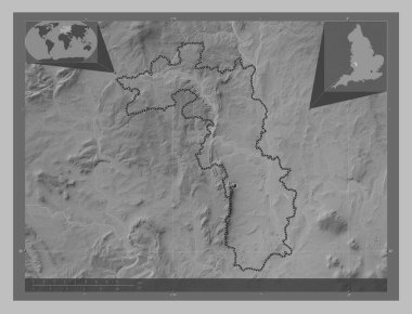 Malvern Hills, İngiltere 'nin metropolitan olmayan bölgesi, Büyük Britanya. Gölleri ve nehirleri olan gri tonlama yükseklik haritası. Köşedeki yedek konum haritaları