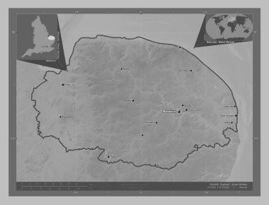 Norfolk, İngiltere idari bölgesi, Büyük Britanya. Gölleri ve nehirleri olan gri tonlama yükseklik haritası. Bölgenin büyük şehirlerinin yerleri ve isimleri. Köşedeki yedek konum haritaları