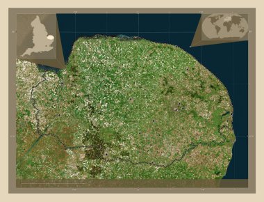 Norfolk, İngiltere idari bölgesi, Büyük Britanya. Yüksek çözünürlüklü uydu. Bölgenin büyük şehirlerinin yerleri. Köşedeki yedek konum haritaları