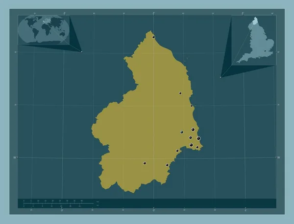 イングランドの行政郡ノーサンバーランド イギリス しっかりした色の形 地域の主要都市の場所 コーナー補助位置図 — ストック写真