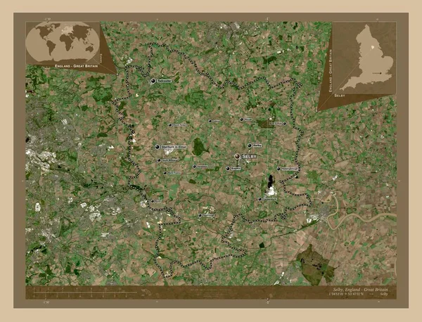 イギリスの非都市圏セルビー 英語版 イギリス 低解像度衛星地図 地域の主要都市の位置と名前 コーナー補助位置図 — ストック写真