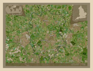 St Albans, İngiltere 'nin metropolitan olmayan bölgesi - Büyük Britanya. Yüksek çözünürlüklü uydu. Bölgenin büyük şehirlerinin yerleri ve isimleri. Köşedeki yedek konum haritaları