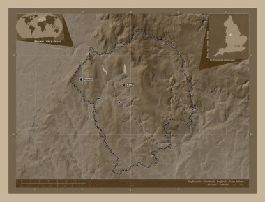 Staffordshire Moorlands, İngiltere 'nin metropolitan olmayan bölgesi - Büyük Britanya. Yükseklik haritası sepya tonlarında göller ve nehirlerle renklendirilmiş. Bölgenin büyük şehirlerinin yerleri ve isimleri. Köşedeki yedek konum haritaları