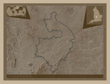 Warwickshire, İngiltere idari kontluğu - Büyük Britanya. Yükseklik haritası sepya tonlarında göller ve nehirlerle renklendirilmiş. Köşedeki yedek konum haritaları