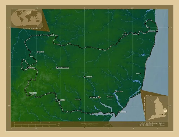 イングランドの行政郡サフォーク 英語版 イギリス 湖や川と色の標高マップ 地域の主要都市の位置と名前 コーナー補助位置図 — ストック写真
