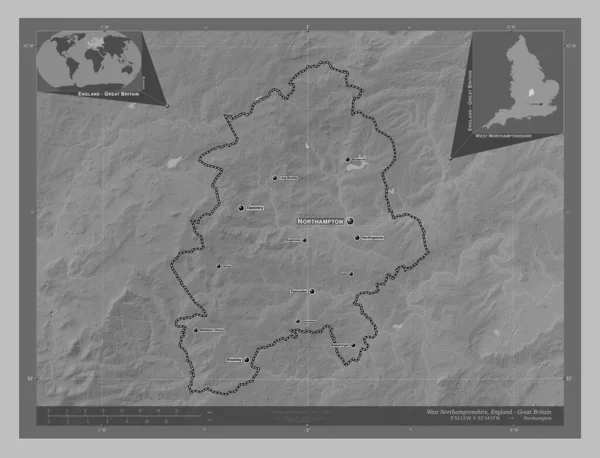 西北安普敦郡 英格兰的单一政权 大不列颠 带有湖泊和河流的灰度高程图 该区域主要城市的地点和名称 角辅助位置图 — 图库照片