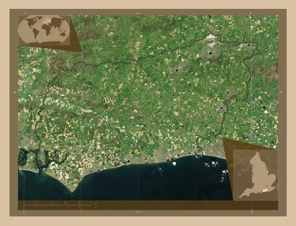 西サセックス イングランドの行政郡 イギリス 低解像度衛星地図 地域の主要都市の場所 コーナー補助位置図 — ストック写真
