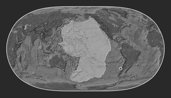 ナチュラルアースIiプロジェクションの胆汁高層地図上の太平洋テクトニックプレートは 単独で中心を置いています 17世紀初頭から記録された6 5以上の地震の場所 — ストック写真