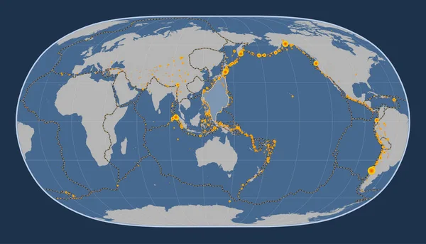 菲律宾海洋板块上的固体等高线图 在自然地球Ii投影的子午线中心 17世纪初以来记录的6 5级以上地震位置 — 图库照片