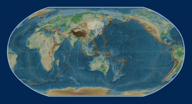 Robinson projeksiyonunun fiziksel yükseklik haritasındaki Amur tektonik plakası meridyensel olarak ortalanmış. Bilinen volkanların dağılımı