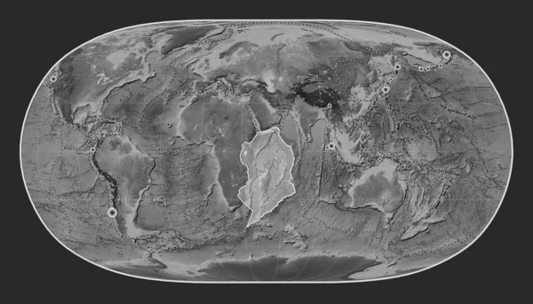ナチュラルアースIiプロジェクションのグレースケールの標高地図上のソマリアのテクトニックプレートは 単独で中心にしました 17世紀初頭から記録された6 5以上の地震の場所 — ストック写真
