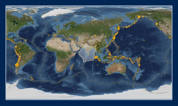 パターソン シリンドリカル オブリケ投影図のブルー マーブル衛星地図上のインドのテクトニックプレートは 単方向および横方向に中心を置いていた 17世紀初頭から記録された6 5以上の地震の場所 — ストック写真
