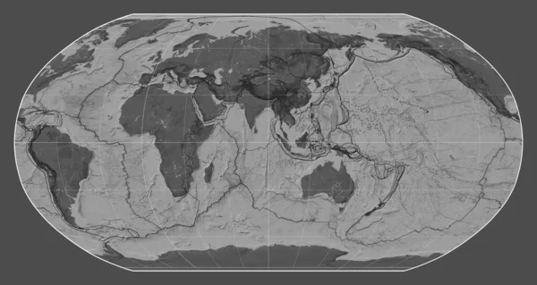 메리디안 경도를 중심으로 로빈슨 프로젝션에서 세계의 담뱃대 지도에 지각판 — 스톡 사진