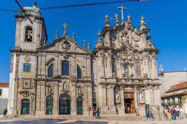 Porto, Portekiz, 12 Ekim 2022. Porto, Portekiz 'deki Carmo Kilisesi ve Carmelite Kilisesi. Yüksek kalite fotoğraf