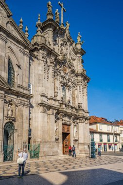 Porto, Portekiz, 12 Ekim 2022. Porto, Portekiz 'deki Carmo Kilisesi ve Carmelite Kilisesi. Yüksek kalite fotoğraf