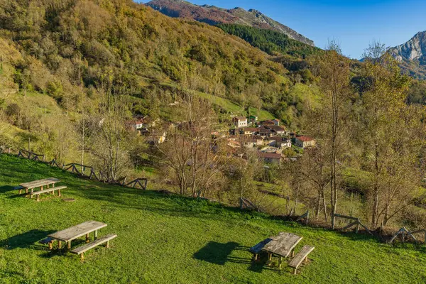 Teberga, Teverga 'daki Carrea kasabası, Las Ubinas La Mesa doğal parkı. Asturyalar. İspanya. Yüksek kalite fotoğraf