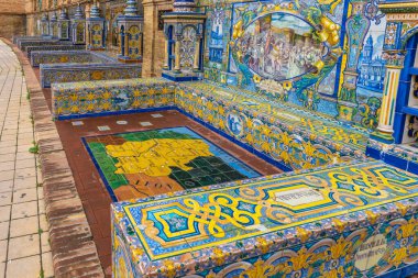 Seville, İspanya, 14 Mart 2022. İspanya 'nın Sevilla şehrindeki güzel Plaza de İspanya manzarası. Yüksek kalite fotoğraf