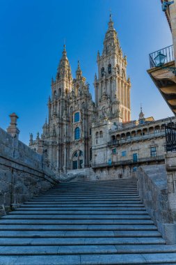 İspanya 'nın Galiçya kentindeki A Coruna eyaletindeki Santiago de Compostela katedralinin manzarası. Yüksek kalite fotoğraf