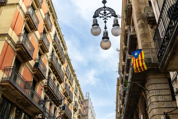 Barcelona Gata Med Pro Oberoende Flagga Fasaden Högkvalitativt Foto Royaltyfria Stockbilder