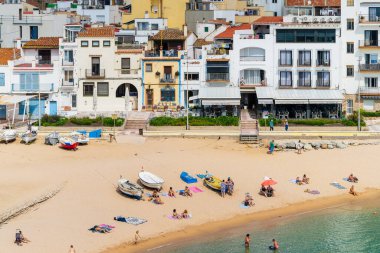 Blanes, İspanya, 15 Haziran 2023. Katalonya 'nın Girona kentindeki turistik Blanes şehrinin manzarası. Yüksek kalite fotoğraf