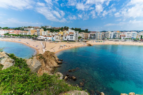 Blanes, İspanya, 15 Haziran 2023. Katalonya 'nın Girona kentindeki turistik Blanes şehrinin manzarası. Yüksek kalite fotoğraf