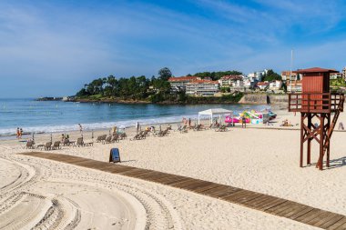 Sanxenxo, İspanya, 6 Eylül 2023. Sangenjo 'daki Silgar plajı, Pontevedra, Galiçya. Yüksek kalite fotoğraf