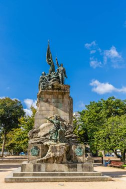 Pontevedra, İspanya, 16 Eylül 2023. Ponte Sampaio kahramanlarının anıtı, Galiçya 'nın Pontevedra şehrinde. Yüksek kalite fotoğraf