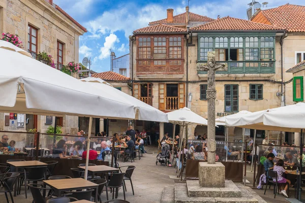 Pontevedra, İspanya, 16 Eylül 2023. Galiçya 'nın Pontevedra şehrindeki Popular Plaza de la Lena. Yüksek kalite fotoğraf