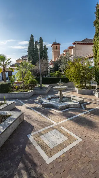 Endülüs, İspanya 'daki Büyük Granada Camii' nin bahçeleri. Yüksek kalite fotoğraf