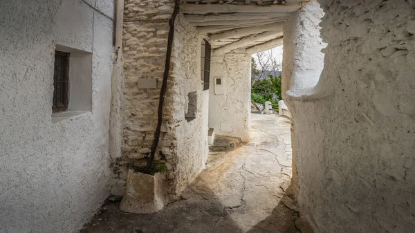 Capileira, Granada, Endülüs, İspanya 'daki güzel Alpujarra köyü. Yüksek kalite fotoğraf