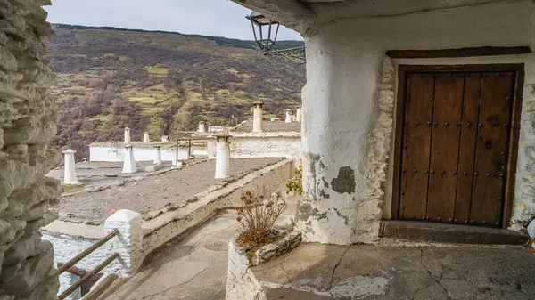 Capileira, Granada, Endülüs, İspanya 'daki güzel Alpujarra köyü. Yüksek kalite fotoğraf
