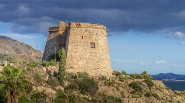 Torreon de Taramay, Granada, Endülüs, İspanya 'da Almunecar şehrinde. Yüksek kalite fotoğraf