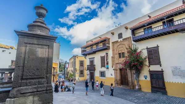 Las Palmas, İspanya, 2 Kasım 2024. Las Palmas de Gran Canaria 'daki Casa de Colon Müzesi. Yüksek kalite fotoğraf