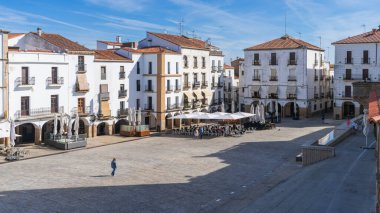 Caceres, İspanya, 26 Mayıs 2024. Extremadura, İspanya 'nın Caceres şehrinin Plaza Belediye Başkanı. Yüksek kalite fotoğraf