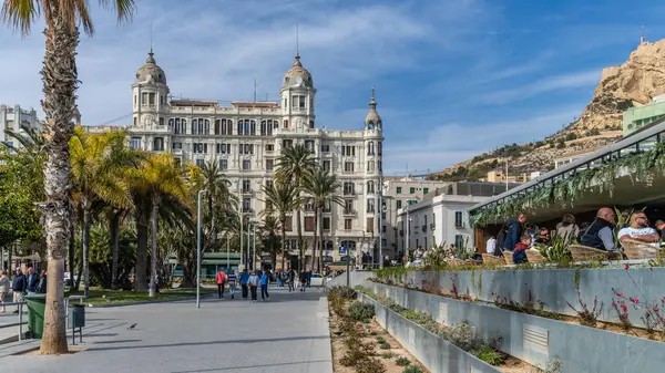 18 Şubat 2025. Alicante, İspanya. İspanya 'nın Alicante şehrinin manzarası. Yüksek kalite fotoğraf