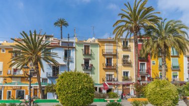 Villajoyosa, Alicante, 21 Şubat 2025. Renkli ve güzel Villajoyosa kasabası, Alicante. Yüksek kalite fotoğraf