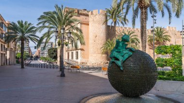 Elche, İspanya, 24 Şubat 2025. Alicante şehri Elche manzarası. Yüksek kalite fotoğraf