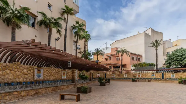 Polop, İspanya, 25 Şubat 2025. Fuente dels Chorros, Polop de la Marina, Alicante 'de. Yüksek kalite fotoğraf