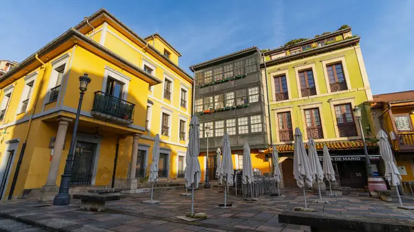 Aviles, İspanya, 14 Şubat 2025 Aviles, Asturias 'taki Plaza del Carbayu. Yüksek kalite fotoğraf