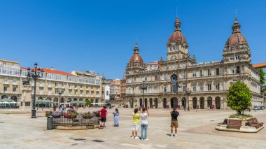 Bir Coruna, İspanya, 23 Haziran 2025. A Coruna, Galiçya 'daki Maria Pita Meydanı. Yüksek kalite fotoğraf