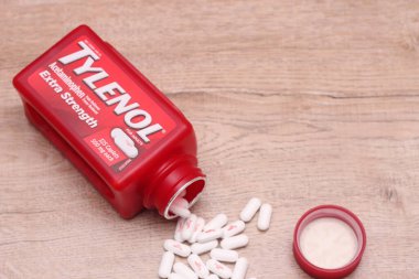 WASHINGTON, ABD - 15 Ekim 2022: 19 saat, baş ağrısı, ağrı kesiciler, ağrı kesiciler....