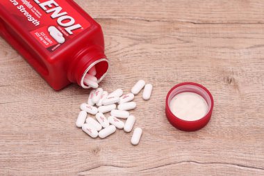 WASHINGTON, ABD - 15 Ekim 2022: 19 saat, baş ağrısı, ağrı kesiciler, ağrı kesiciler....