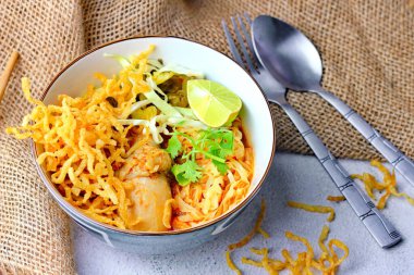 Khao Soi Recipe, Khao Soi, Khao Soi Kai, Thai Erişte Khao Soi, Baharatlı Tavuk Köri