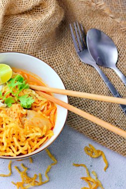 Khao Soi Recipe, Khao Soi, Khao Soi Kai, Thai Erişte Khao Soi, Baharatlı Tavuk Köri