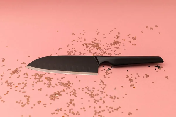 Küchenmesser Auf Rosa Hintergrund — Stockfoto