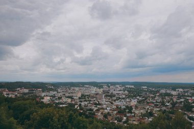 Şehrin tarihi bölgesinde eski bir bina.