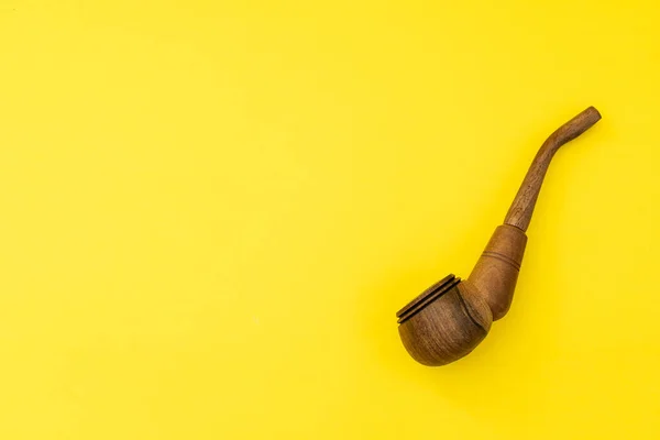 Holzpfeife Mit Tabak Auf Gelbem Hintergrund Rauchen Schadet — Stockfoto